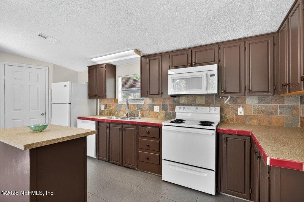 6204 KENT Avenue, Keystone Heights, FL 32656 3