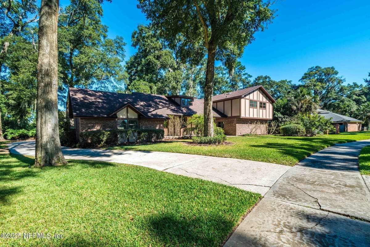 5477 BRIGHTWATER Lane, Jacksonville, FL 32277 2