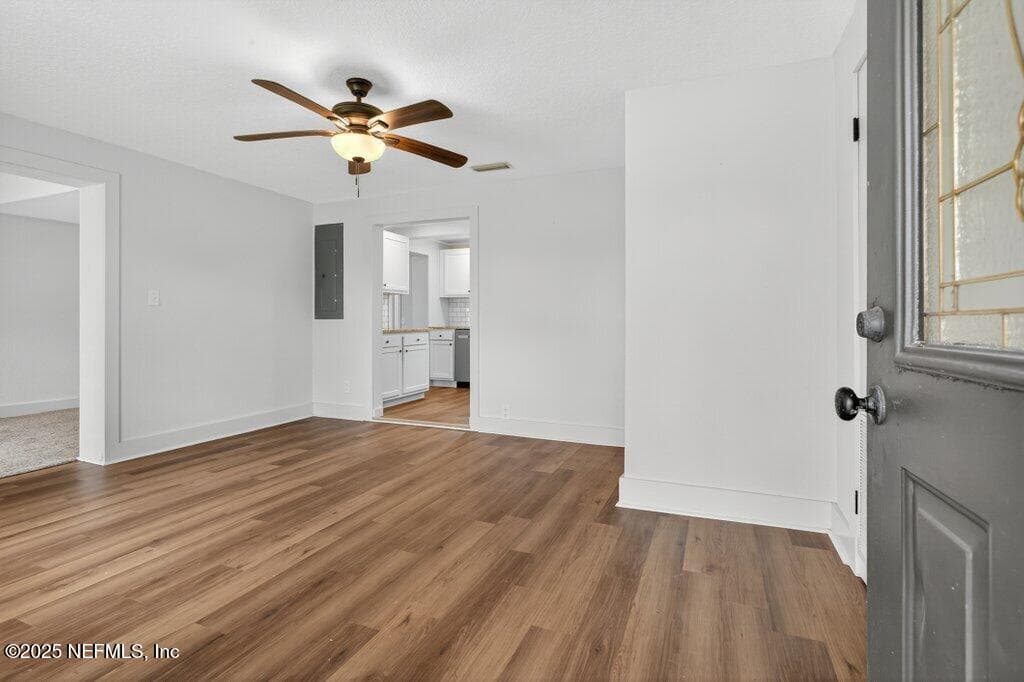 5719 HECKSCHER Drive, Jacksonville, FL 32226 3