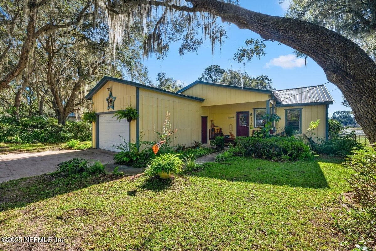 832 LAKE SHORE Terrace, Interlachen, FL 32148 3