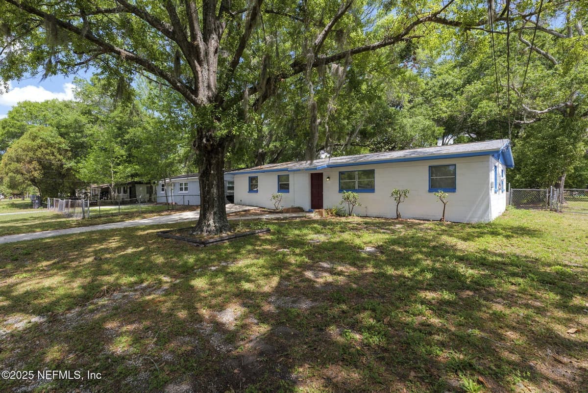 4447 W MELVIN Circle W, Jacksonville, FL 32210 2