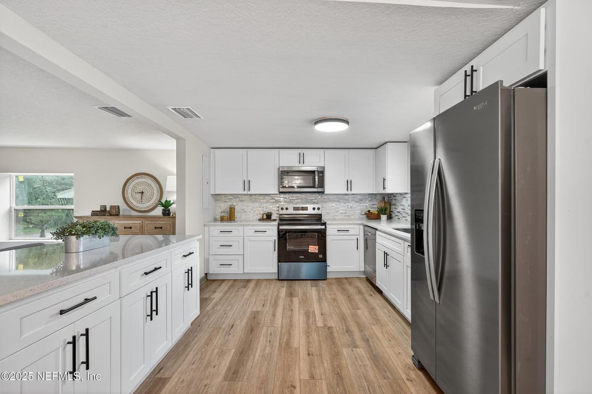 323 N 8TH Street, Fernandina Beach, FL 32034 3