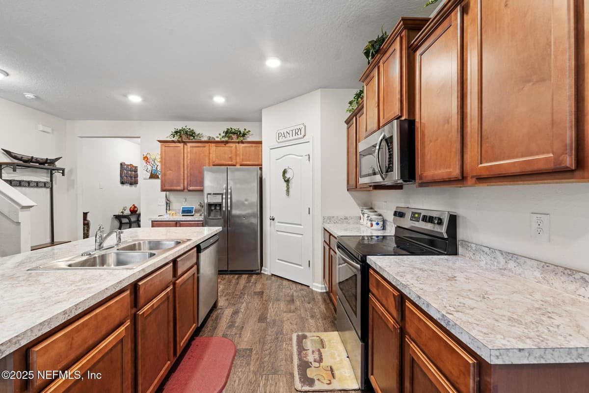 7143 COTTON BEND Court, Jacksonville, FL 32220 3