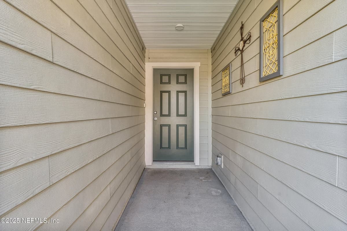 577 PANTHER LAKE Parkway, Jacksonville, FL 32221 3