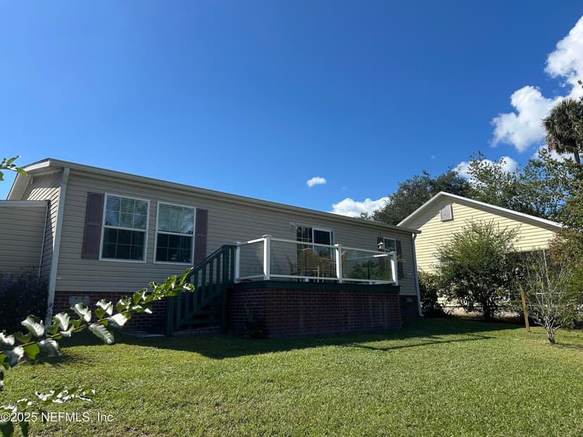 156 LAKE MARGO Drive, Satsuma, FL 32189