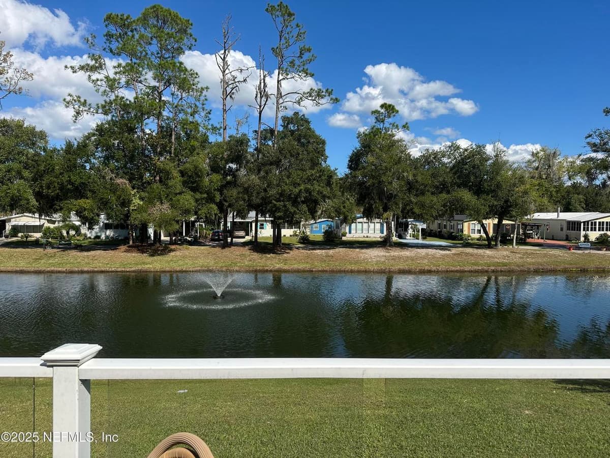 156 LAKE MARGO Drive, Satsuma, FL 32189 2
