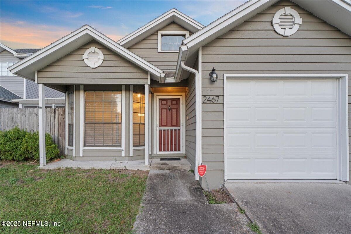 2467 TOWNSQUARE Drive, Jacksonville, FL 32216