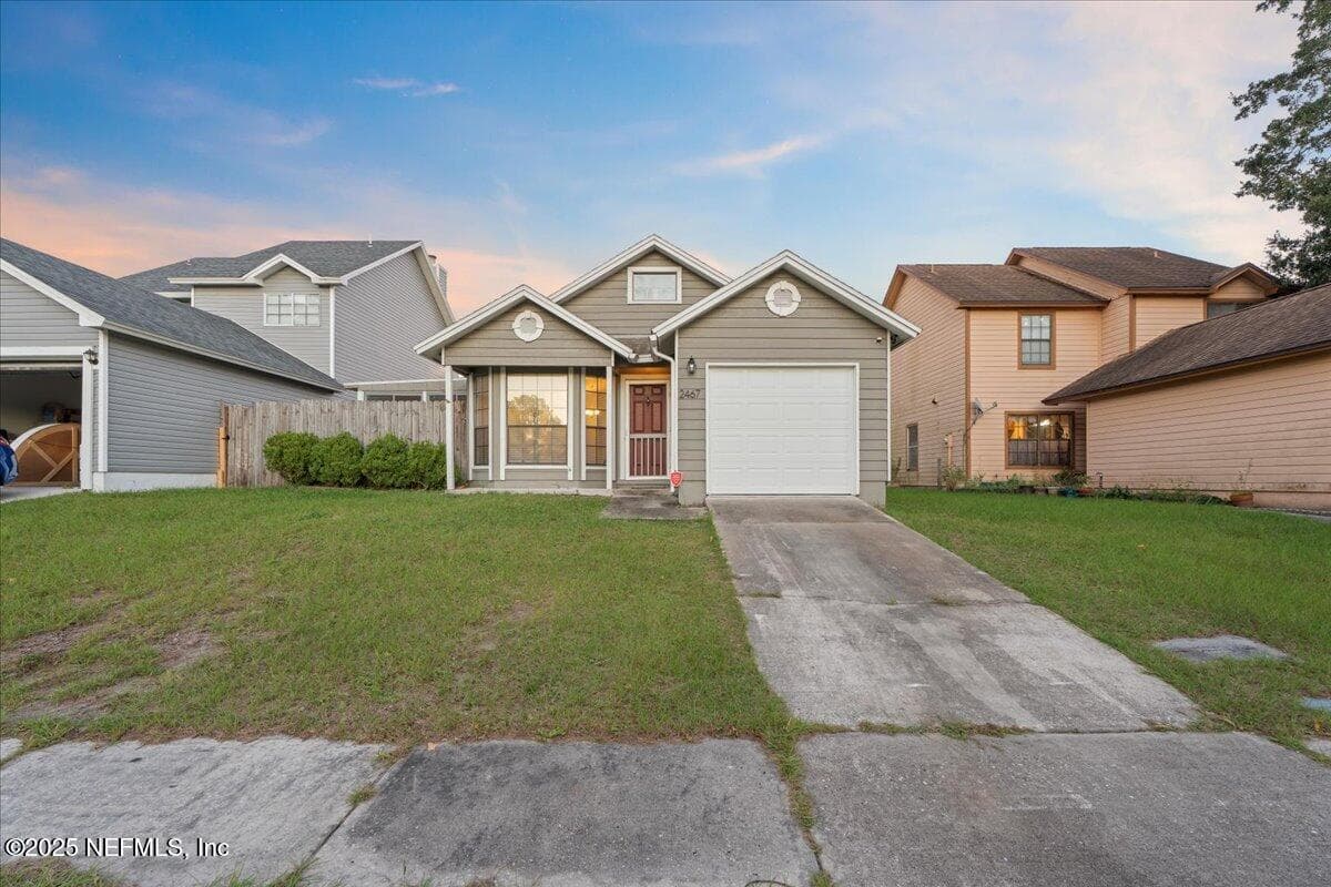 2467 TOWNSQUARE Drive, Jacksonville, FL 32216 2