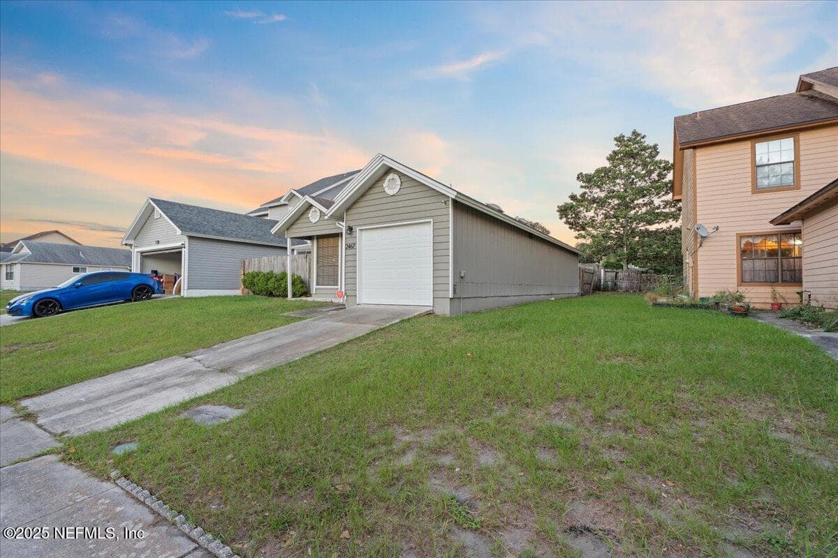 2467 TOWNSQUARE Drive, Jacksonville, FL 32216 3