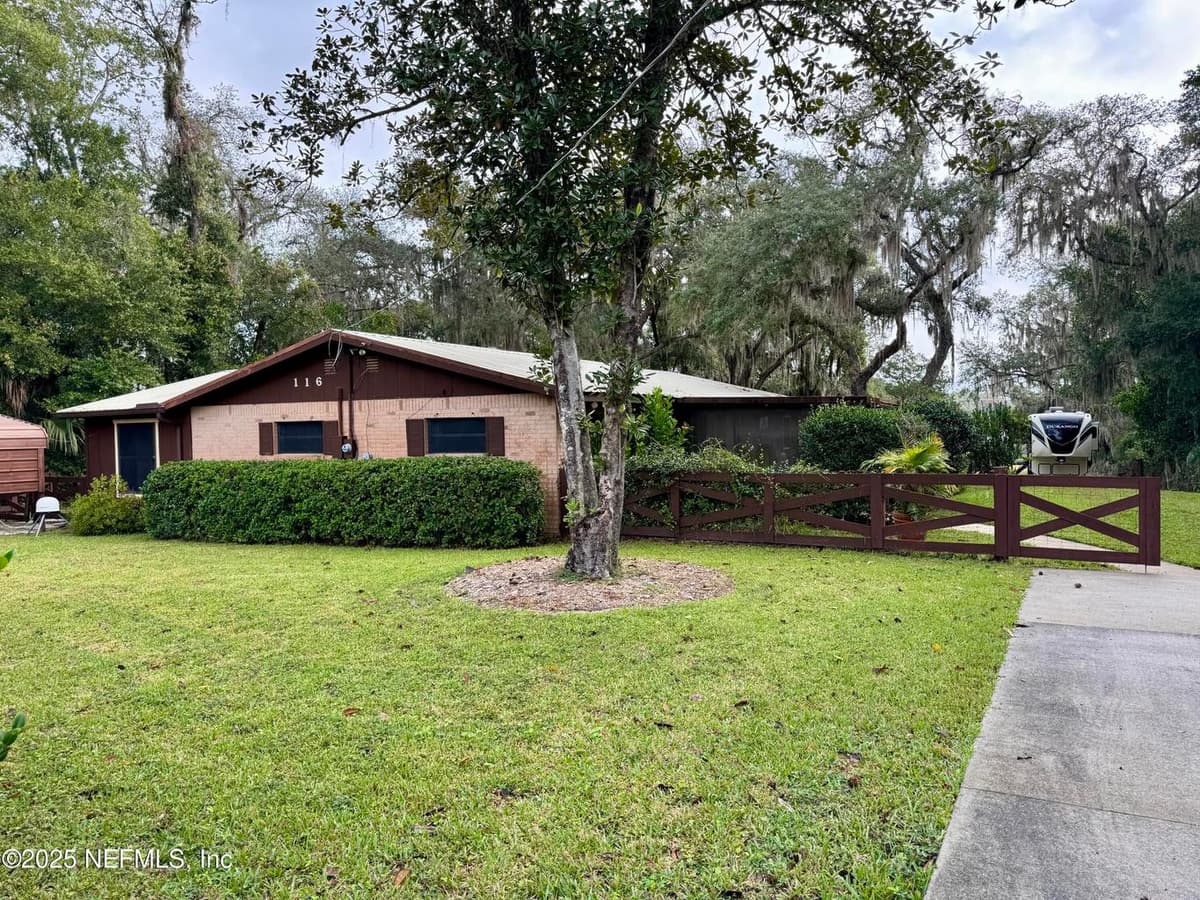 116 N FRANCIS Street, Interlachen, FL 32148 2