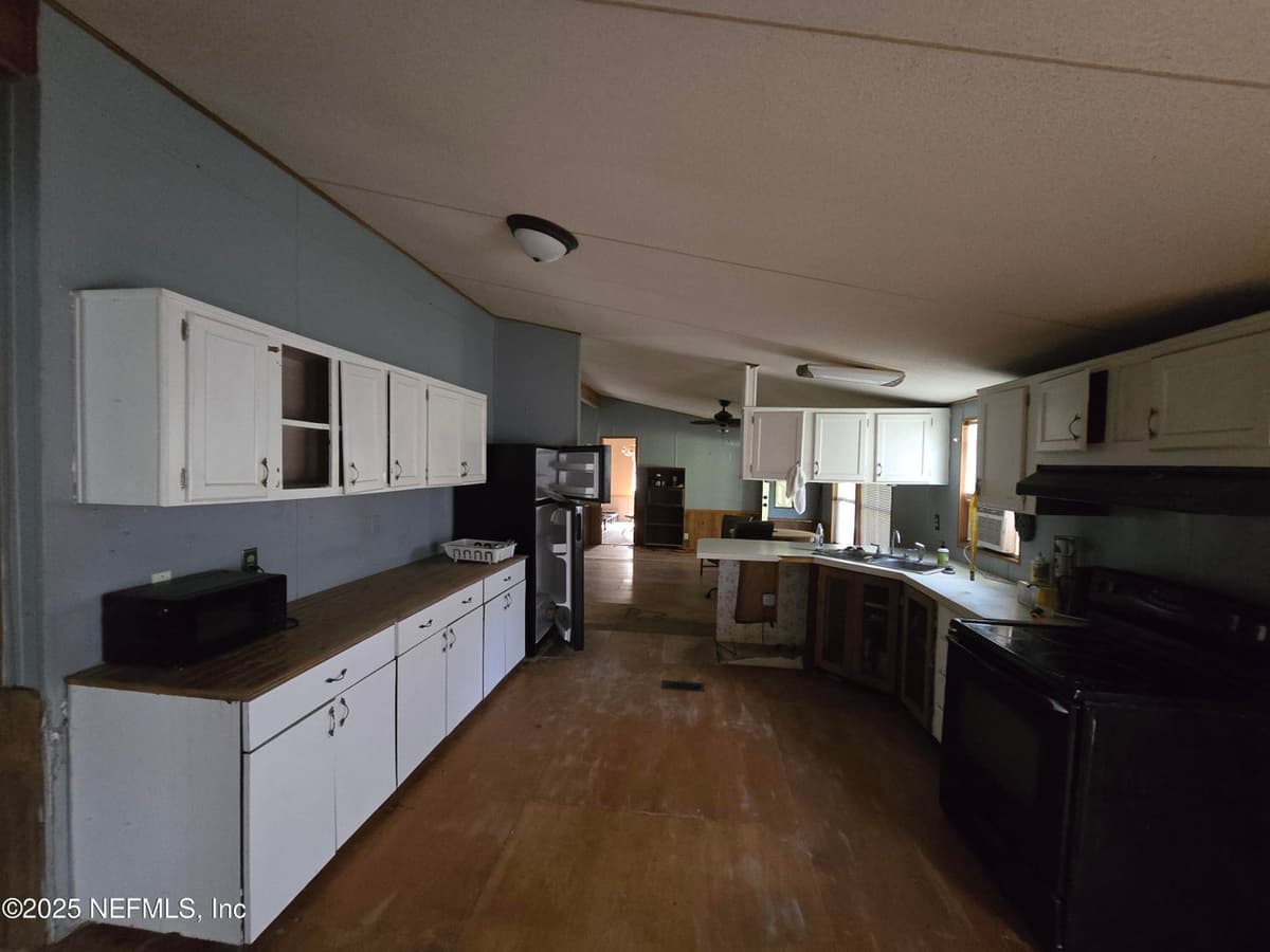 3163 LANNIE Road, Jacksonville, FL 32218 3