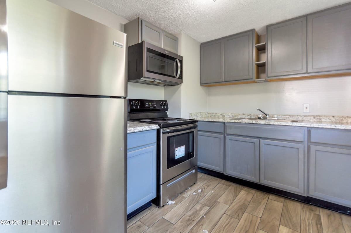 1526 W 14TH Street, Jacksonville, FL 32209 2