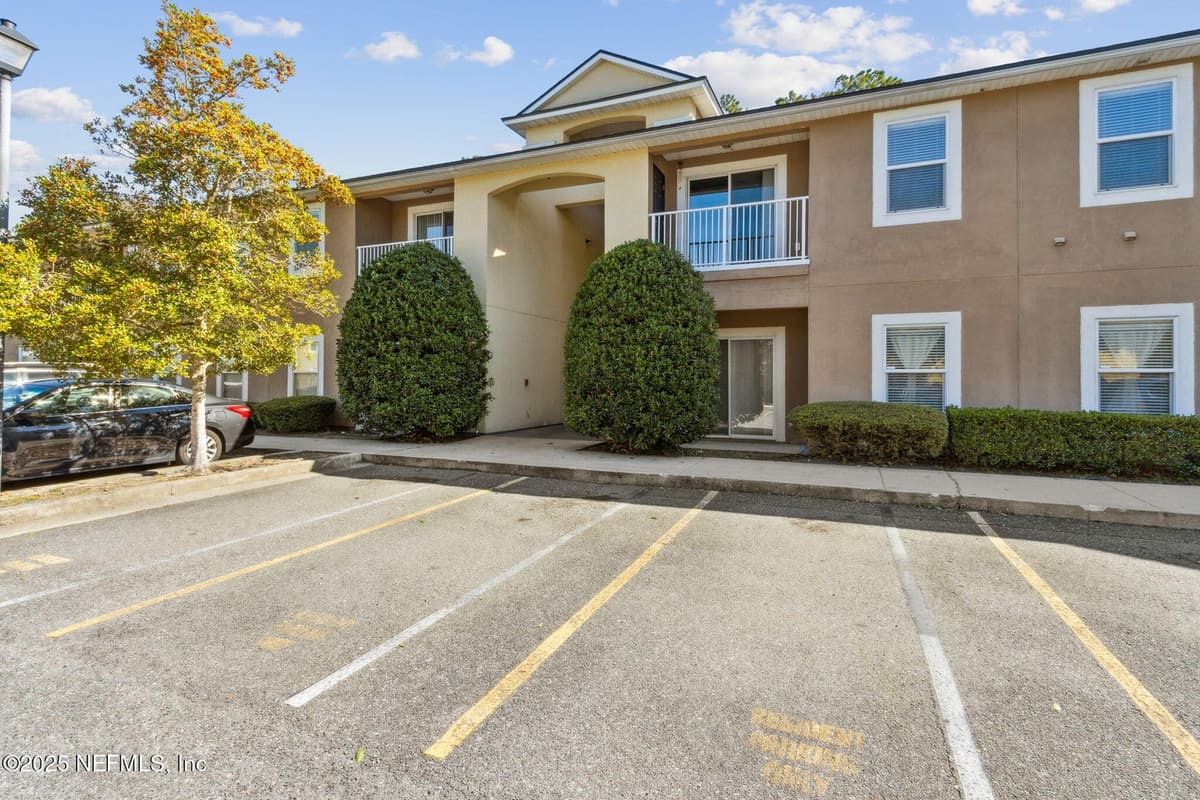 3700 KIRKPATRICK Circle 8-11, Jacksonville, FL 32210 2