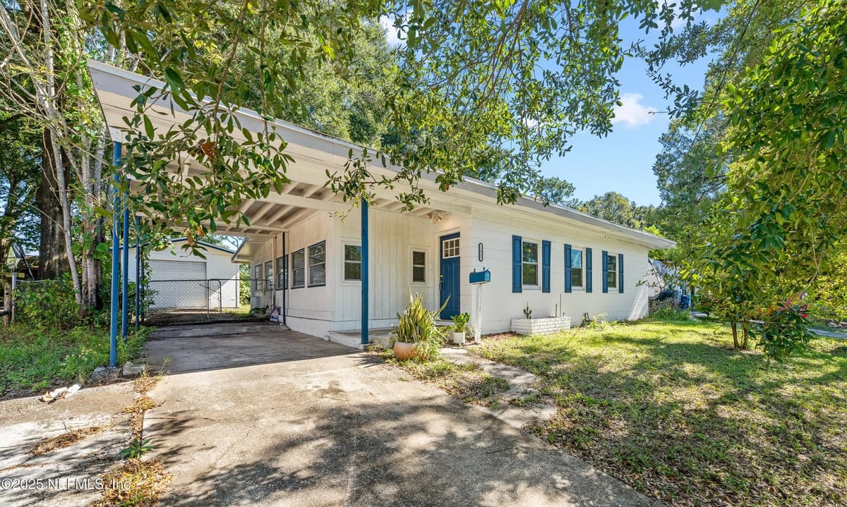 1425 DOMAS Drive, Jacksonville, FL 32211 2