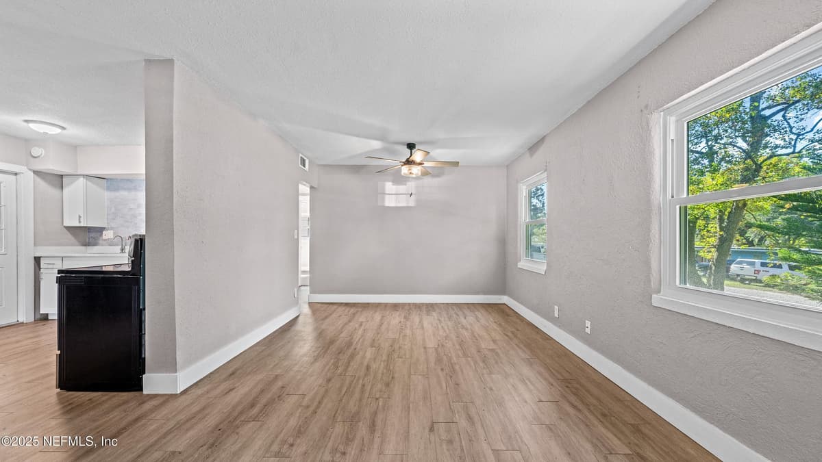 1425 DOMAS Drive, Jacksonville, FL 32211 3