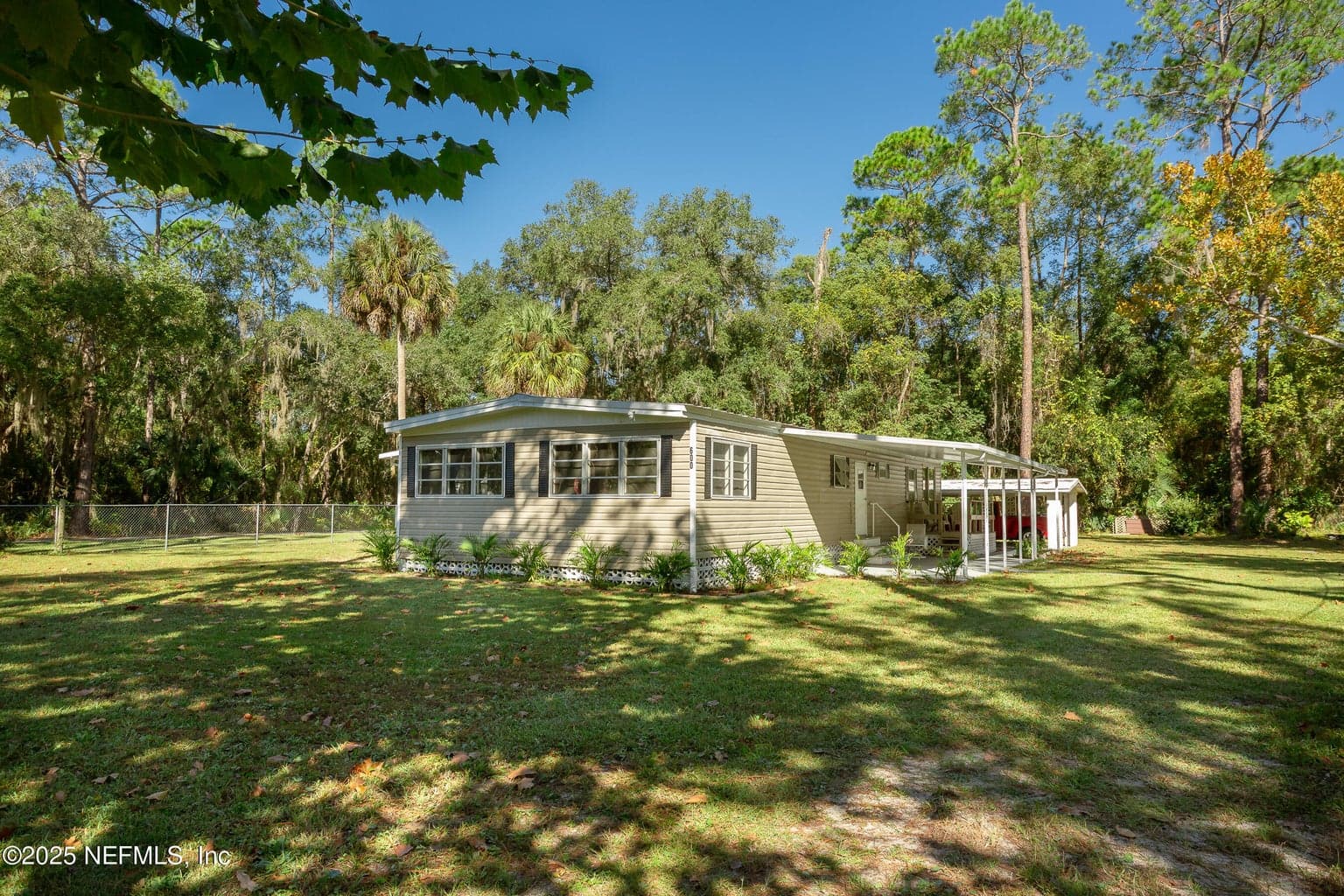 600 PALMETTO Street, Welaka, FL 32193