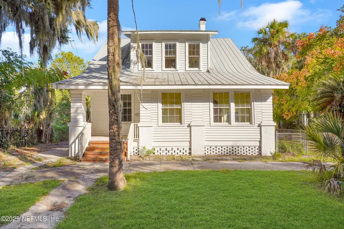 221 S 5TH Street, Palatka, FL 32177 2
