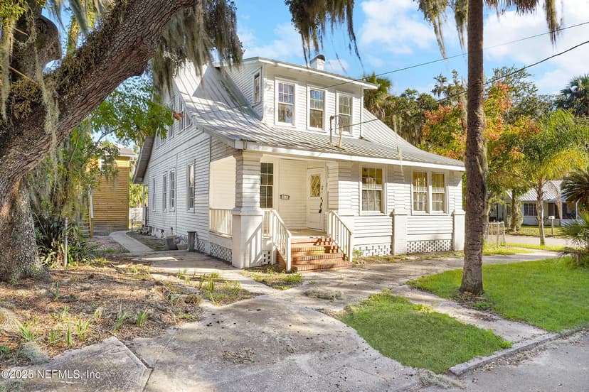 221 S 5TH Street, Palatka, FL 32177