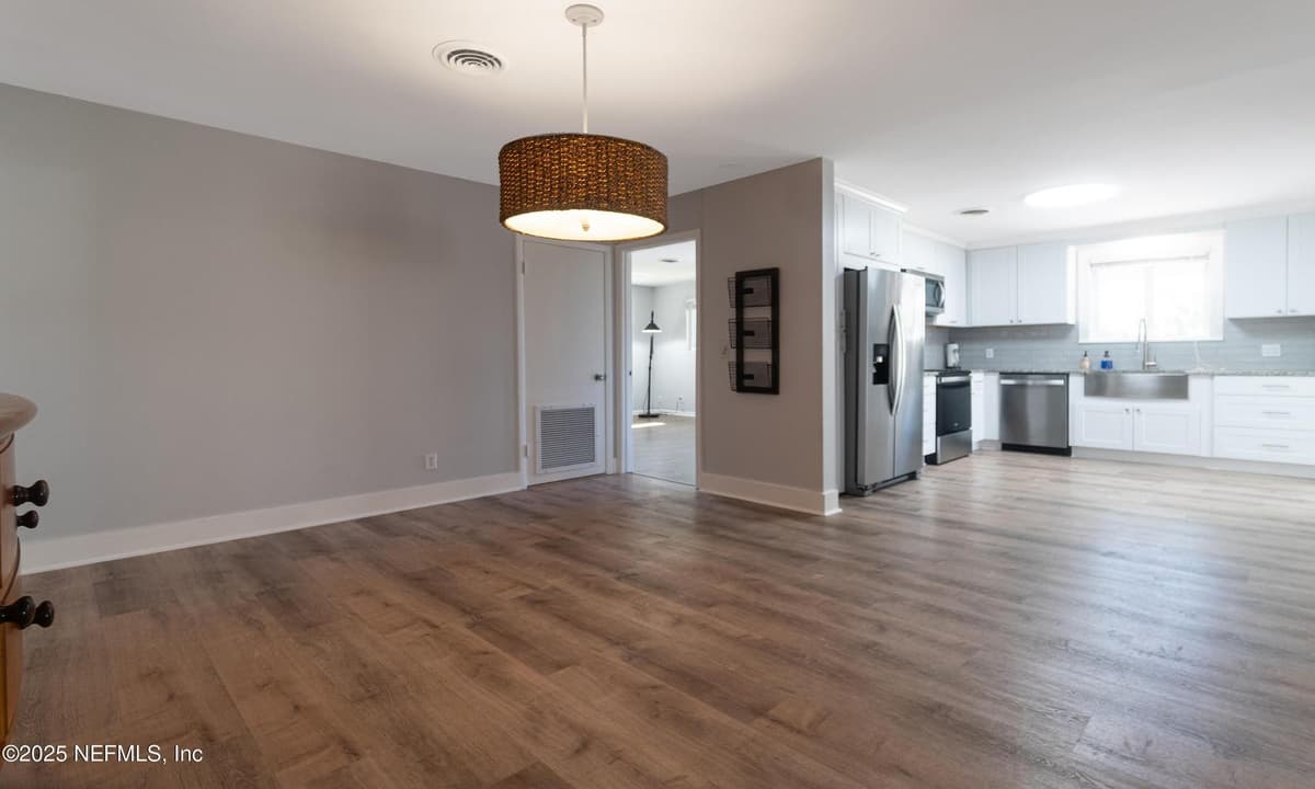 3915 RODBY Drive, Jacksonville, FL 32210 2