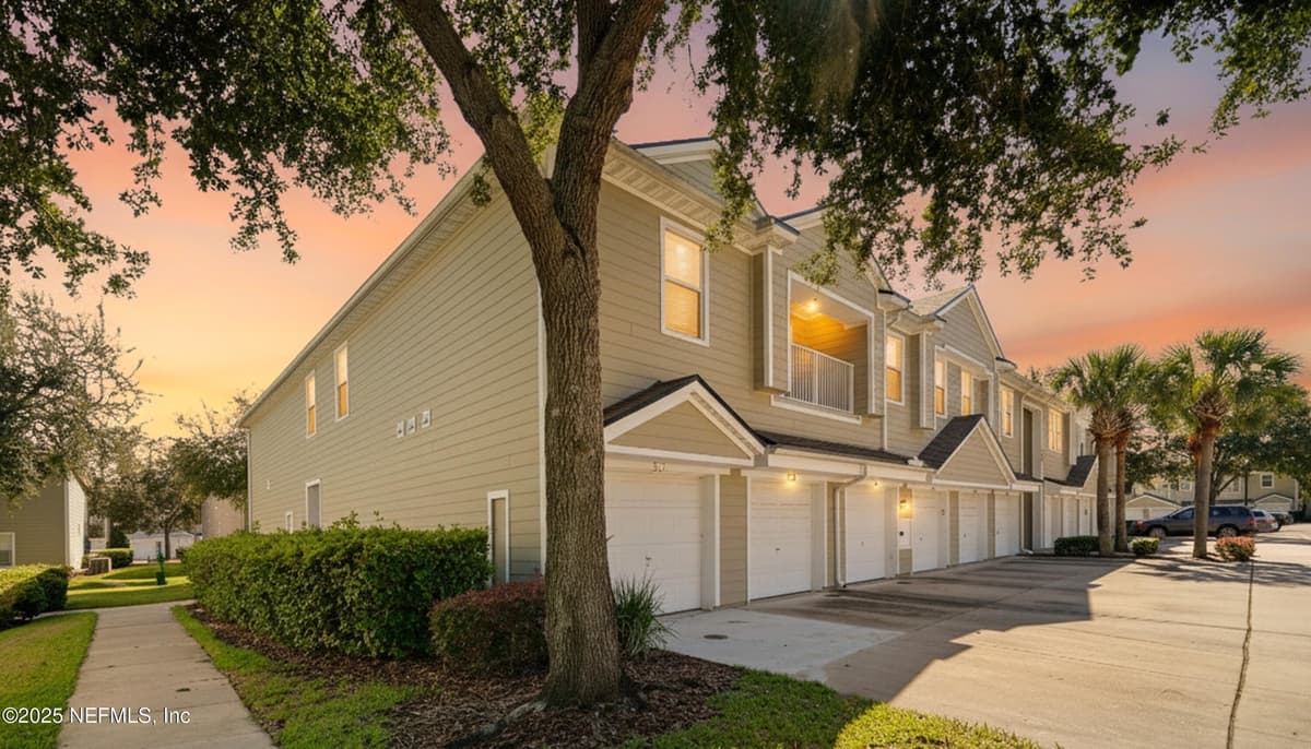 7061 SNOWY CANYON Drive 111, Jacksonville, FL 32256 2