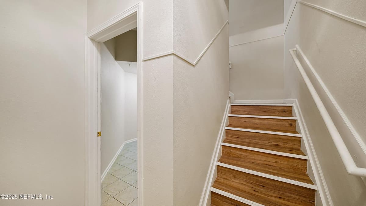 7061 SNOWY CANYON Drive 111, Jacksonville, FL 32256 3