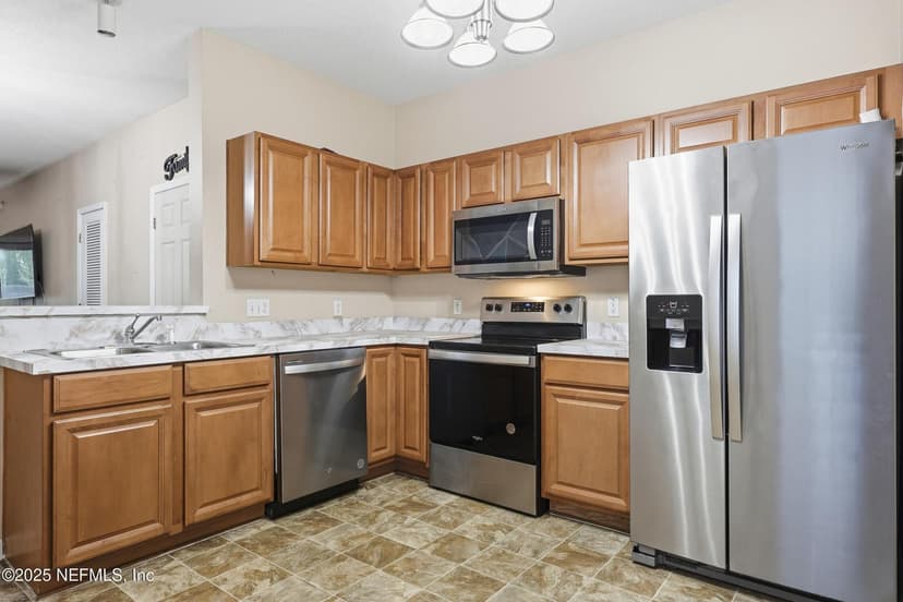 4794 PLAYPEN Drive, Jacksonville, FL 32210