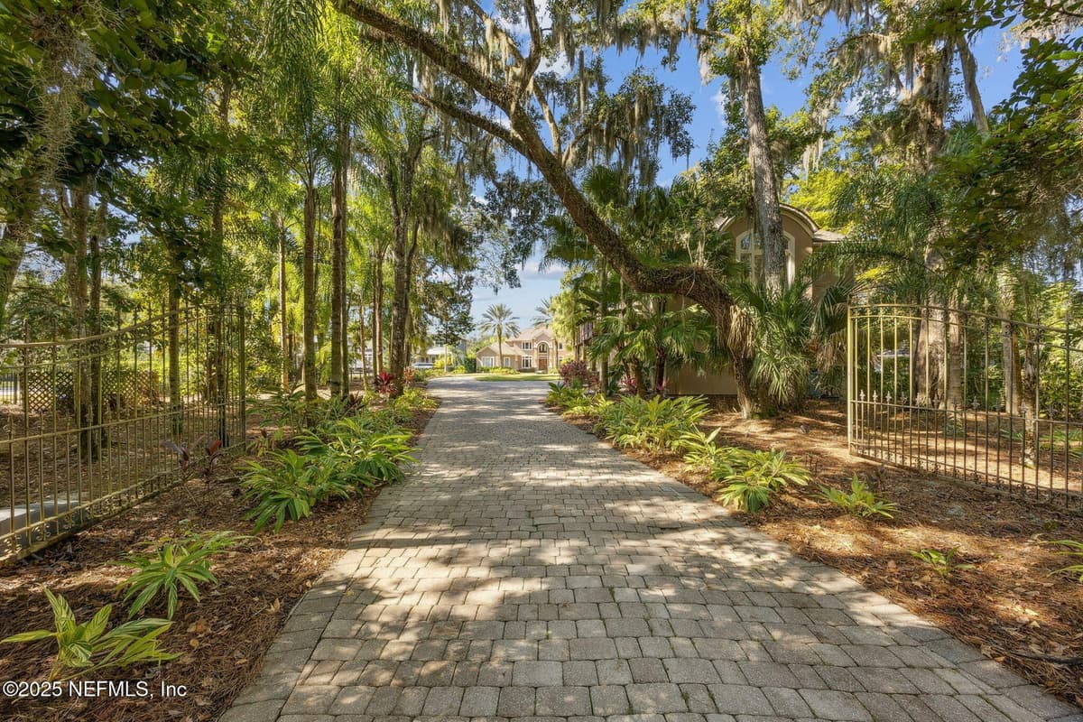 21 N ROSCOE Boulevard, Ponte Vedra Beach, FL 32082 2
