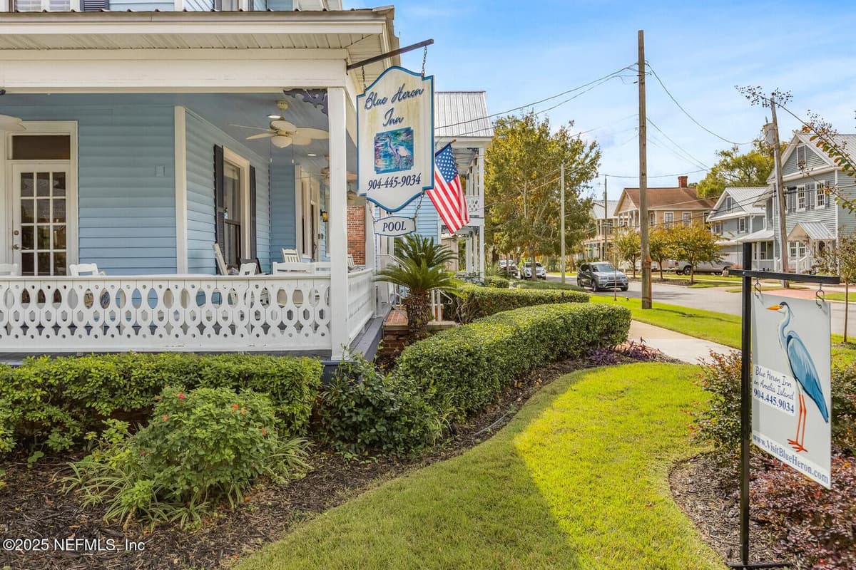 102 S 7TH Street, Fernandina Beach, FL 32034 2