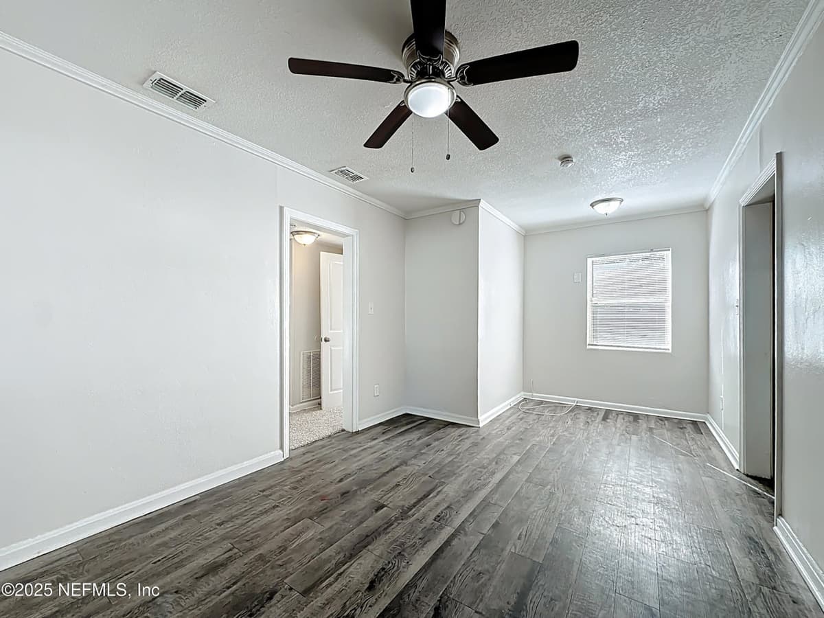 8962 MONROE Avenue, Jacksonville, FL 32208 3