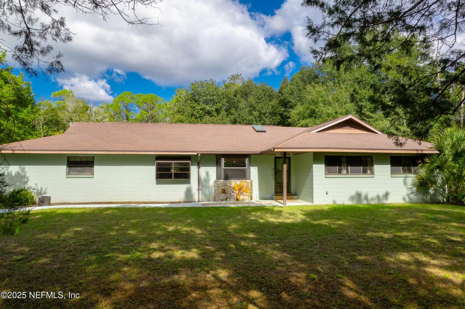 229 DAVIS LAKE Road, Palatka, FL 32177
