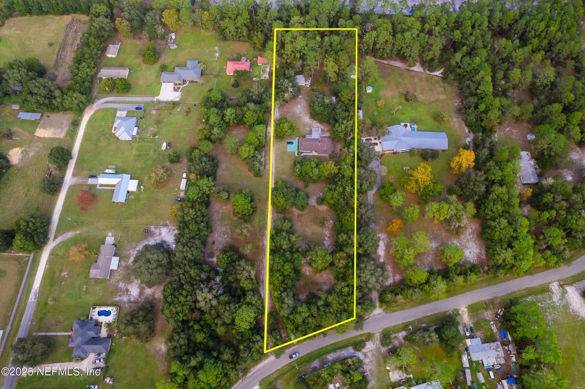 229 DAVIS LAKE Road, Palatka, FL 32177 2