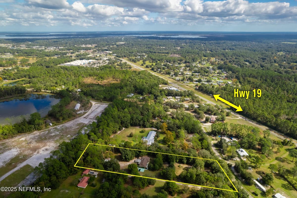 229 DAVIS LAKE Road, Palatka, FL 32177 3