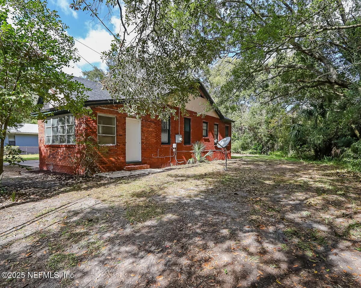 1015 W 17TH Street, Jacksonville, FL 32209 3