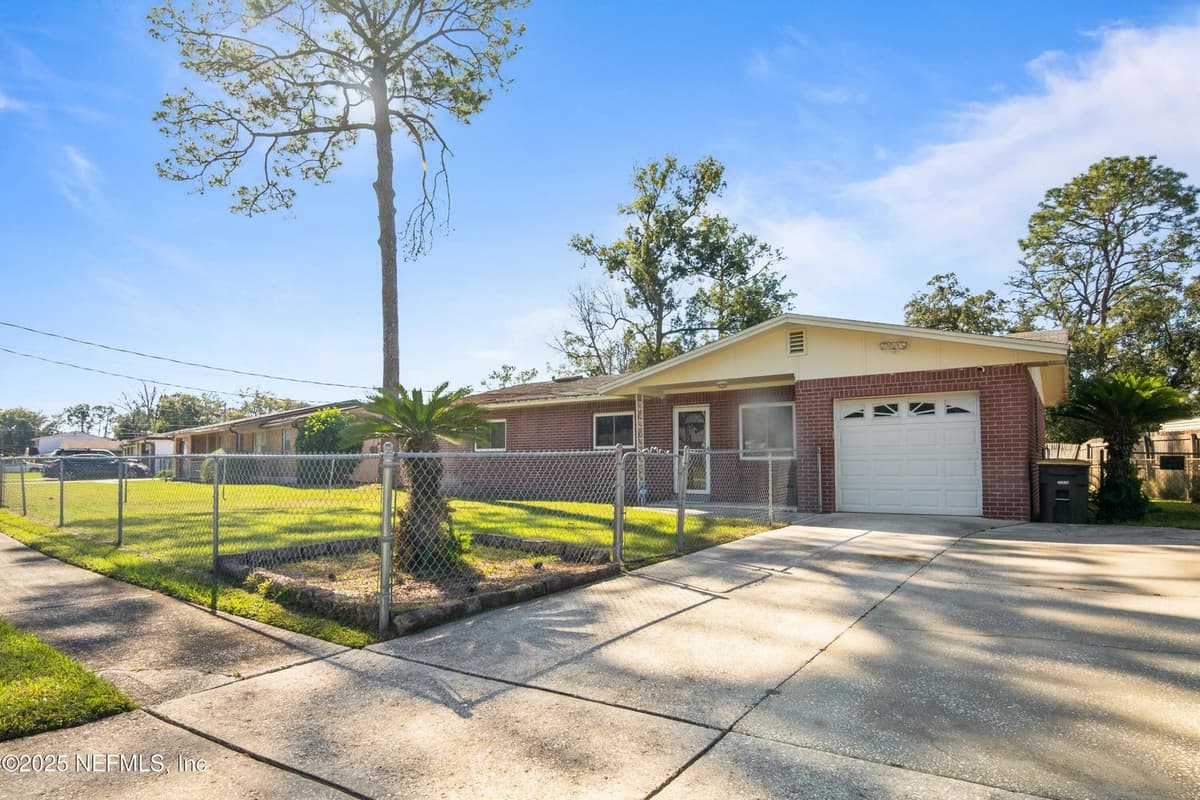 8342 BARRACUDA Road, Jacksonville, FL 32244 2