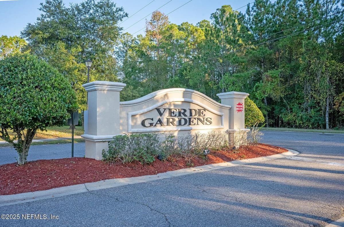 3753 VERDE GARDENS Circle, Jacksonville, FL 32218 2