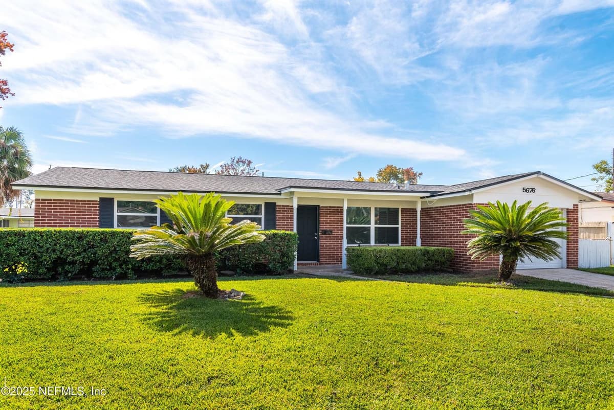 5676 FLAGSTAFF Road, Jacksonville, FL 32207 3