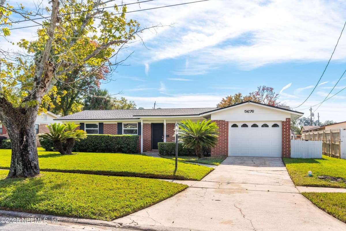 5676 FLAGSTAFF Road, Jacksonville, FL 32207 2