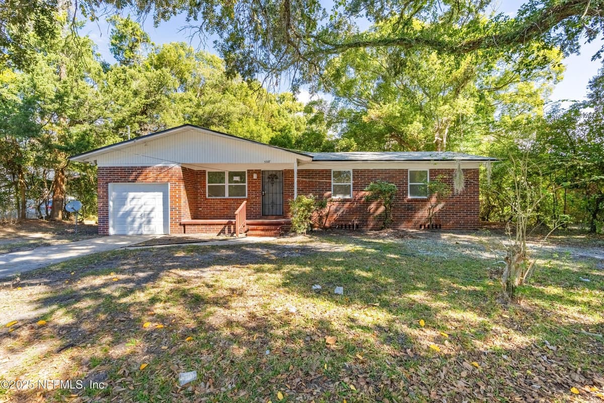 5557 CLEVELAND Road, Jacksonville, FL 32209 2