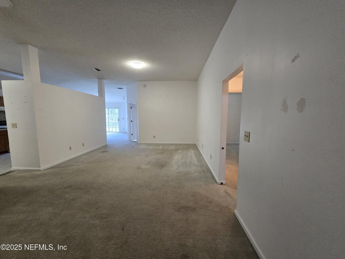 7569 PLANTATION CLUB Drive, Jacksonville, FL 32244 2