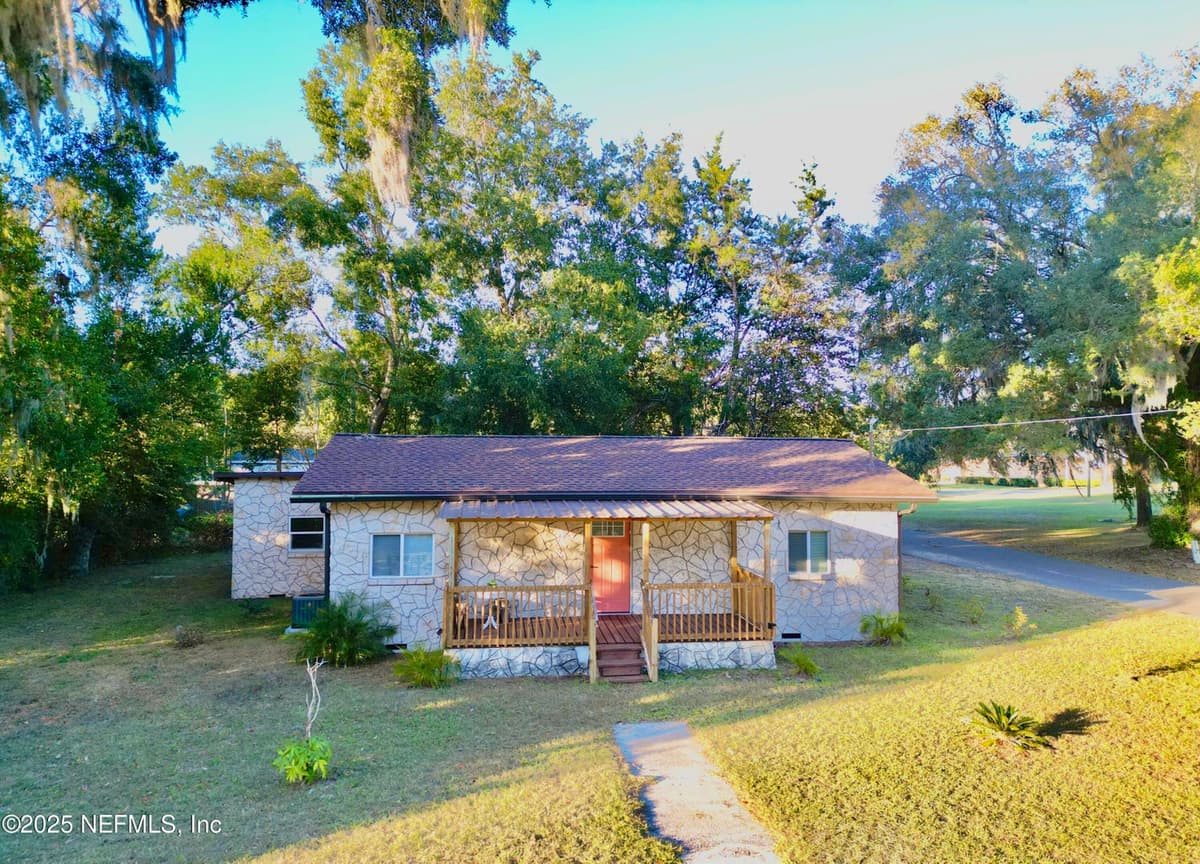 18713 CHARLOTTE Avenue, Brooker, FL 32622 2