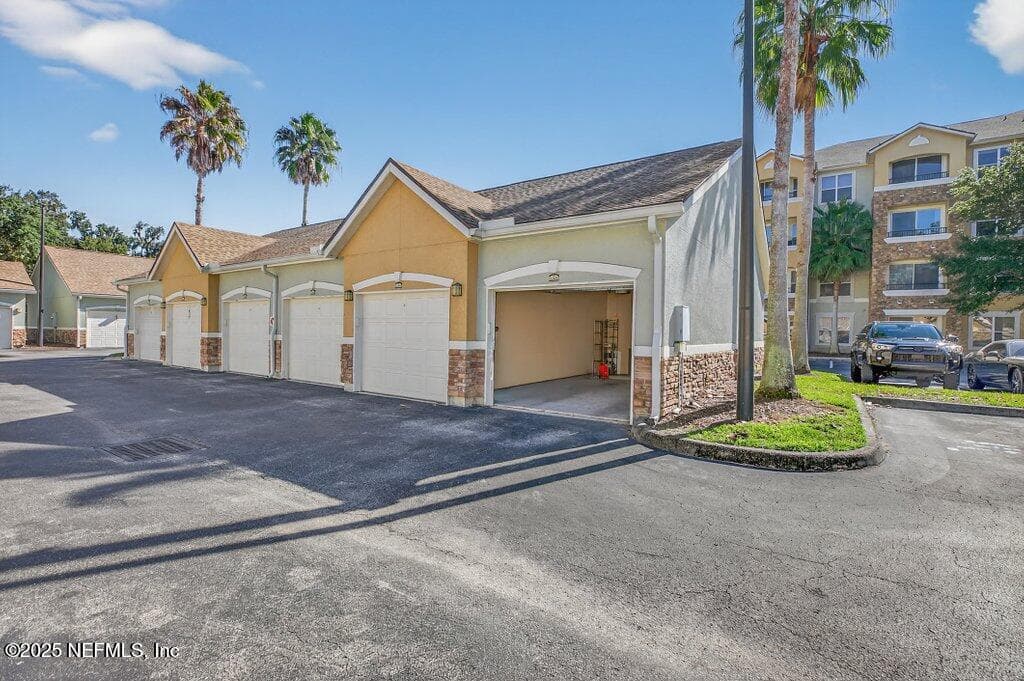 8539 GATE Parkway W 9325, Jacksonville, FL 32216 2
