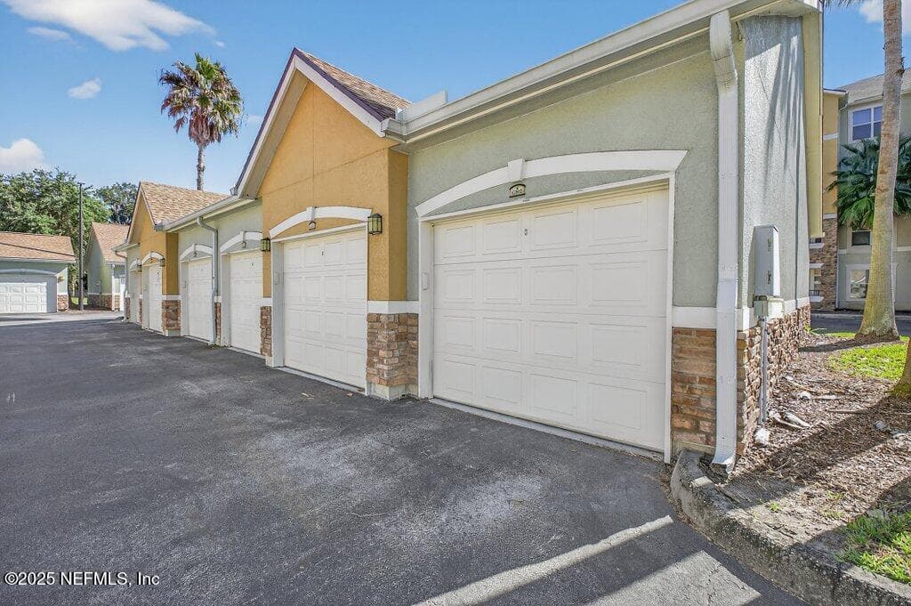8539 GATE Parkway W 9325, Jacksonville, FL 32216 3