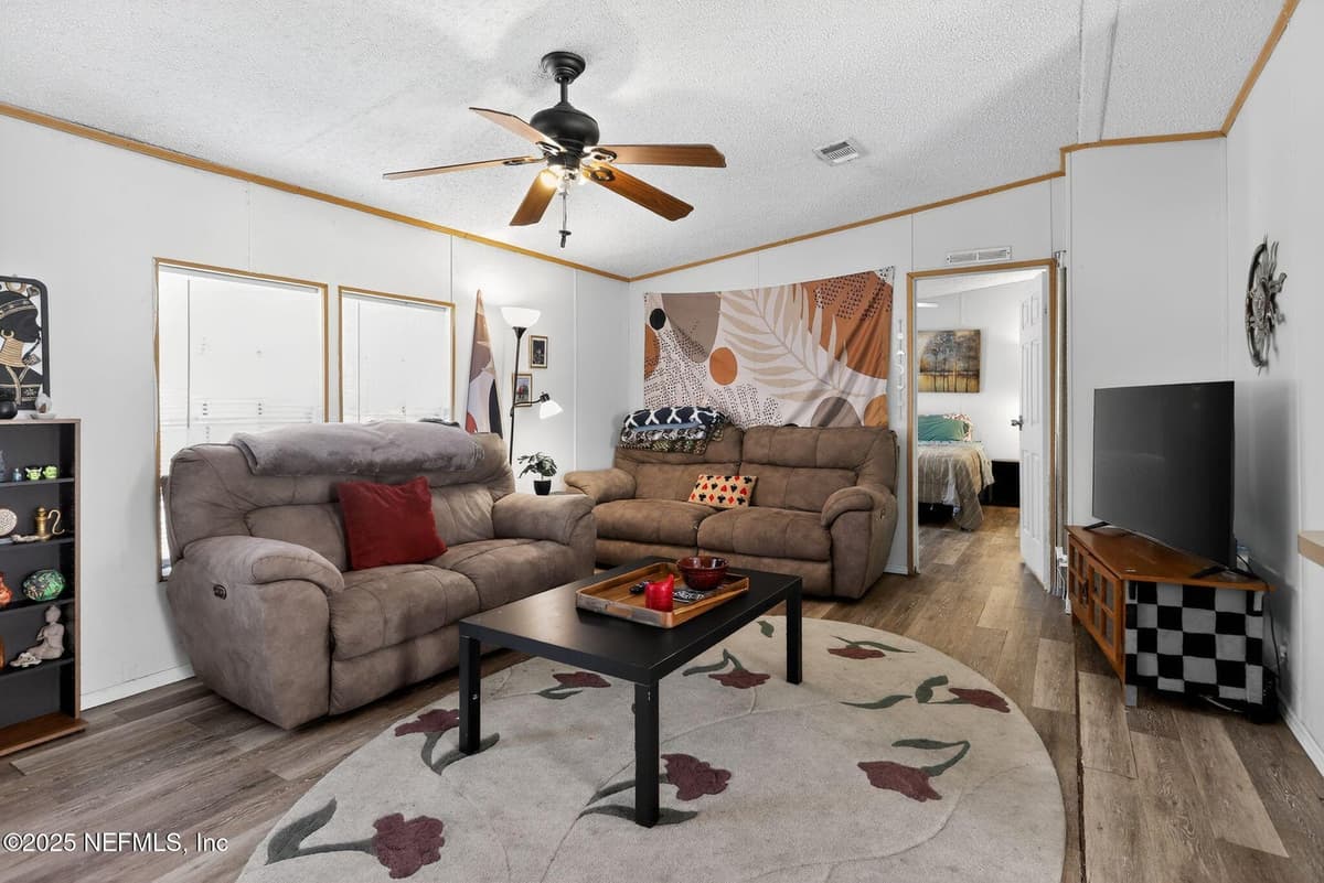 136 E MOCCASIN CREEK Lane, Palatka, FL 32177 3