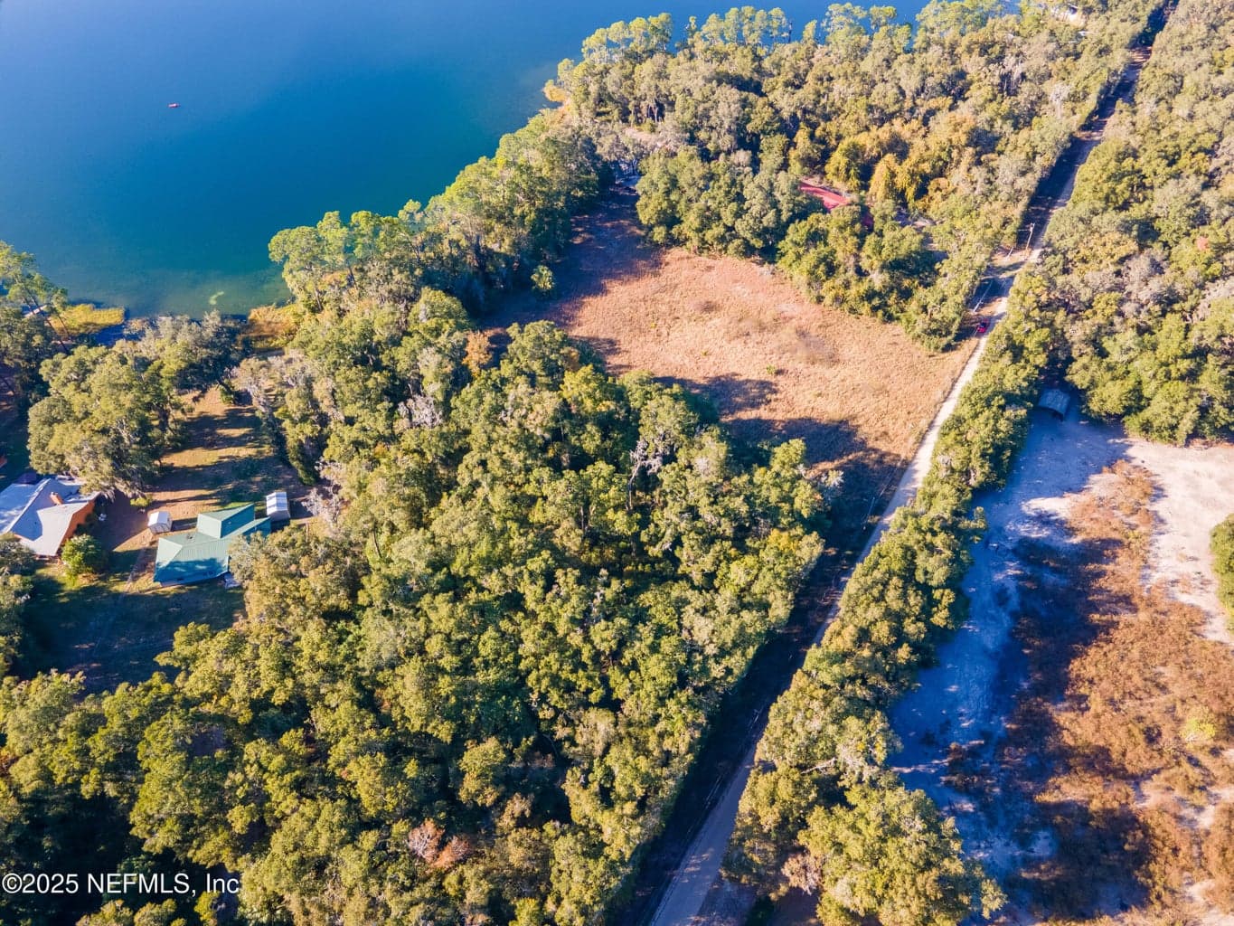 305 N WEST Street, Interlachen, FL 32148