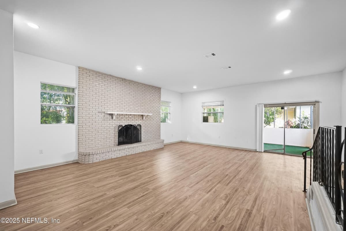 6910 CARTIER Circle, Jacksonville, FL 32208 3