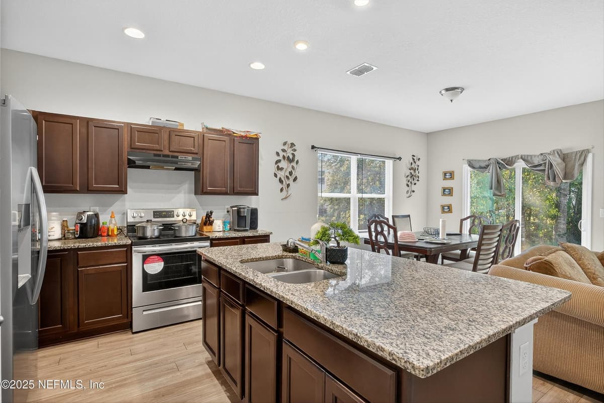 756 TALKING TREE Drive, Jacksonville, FL 32205 2