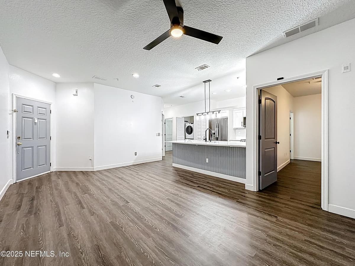 3690 KIRKPATRICK Circle 7-3, Jacksonville, FL 32210 2