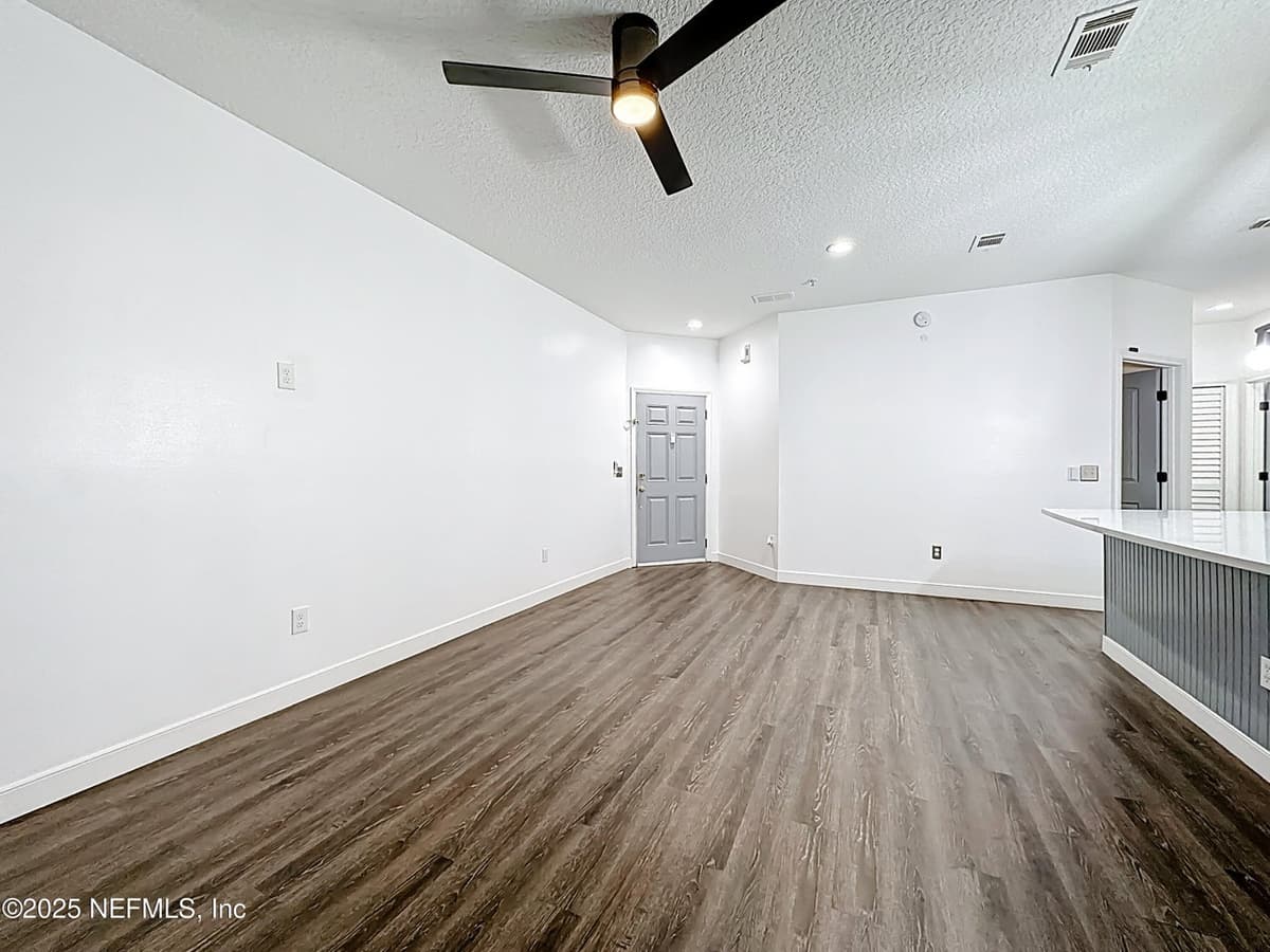 3690 KIRKPATRICK Circle 7-3, Jacksonville, FL 32210 3