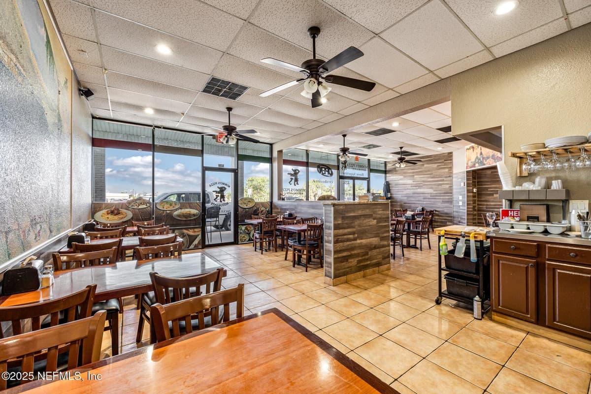 325 E MERRITT ISLAND Causeway, Merritt Island, FL 32952 2