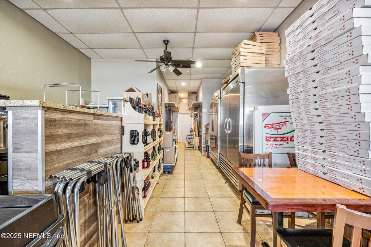 325 E MERRITT ISLAND Causeway, Merritt Island, FL 32952 3
